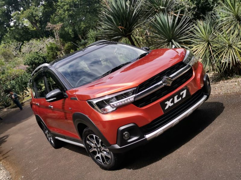 Mobil SUV Terbaik di Indonesia: Toyota Fortuner vs. Suzuki XL7